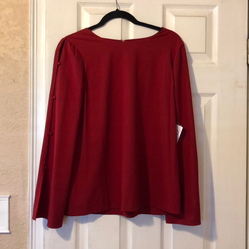 Super cute classy blouse!